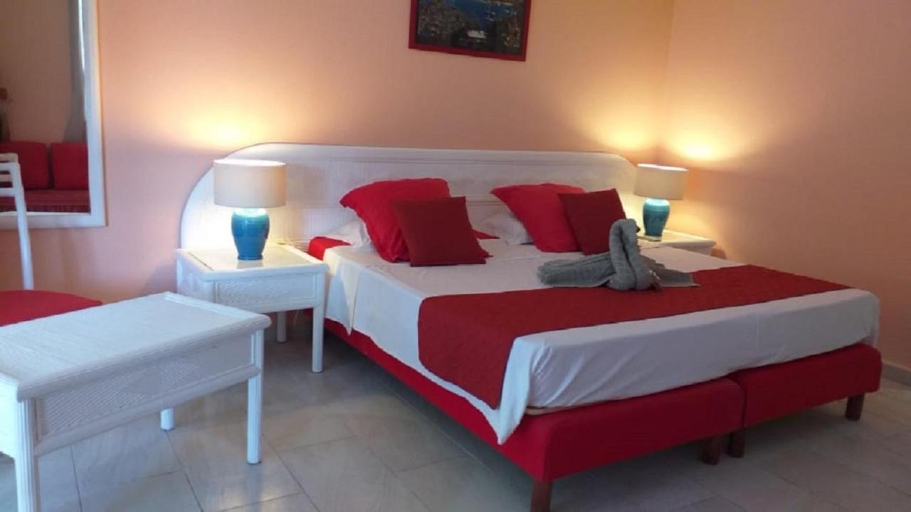 Appartement Bord De Mer Tres Fonctionnel , Sur La Plage & Vue Mer Exceptionnelle Le Gosier  Eksteriør billede