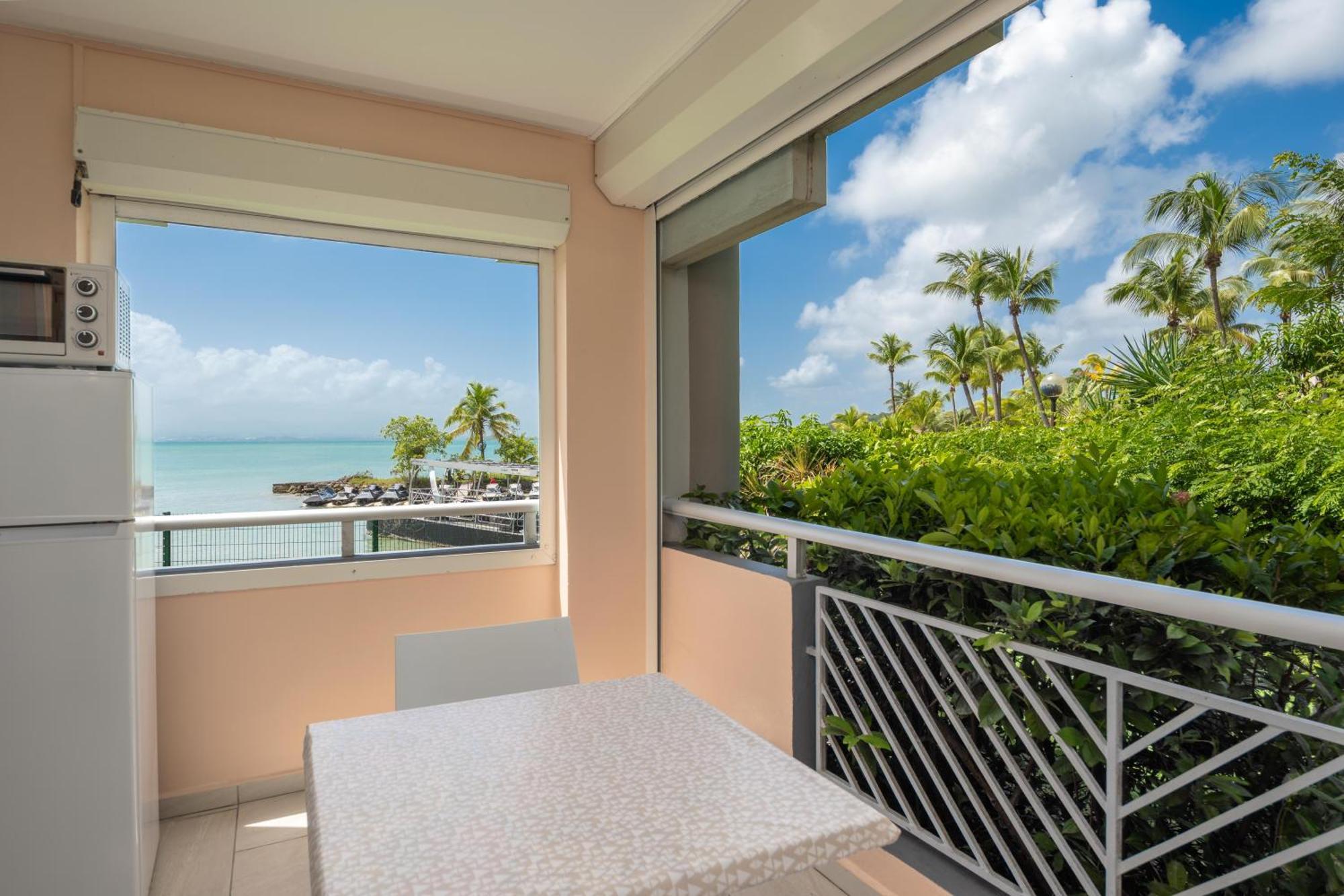 Appartement Bord De Mer Tres Fonctionnel , Sur La Plage & Vue Mer Exceptionnelle Le Gosier  Eksteriør billede